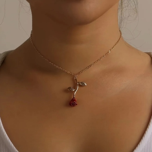 NEW Gold Rose Pendant Necklace - Picture 5 of 5